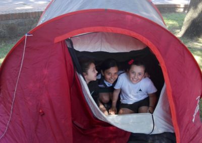 Armado de carpas en la Plaza de los Olimpicos