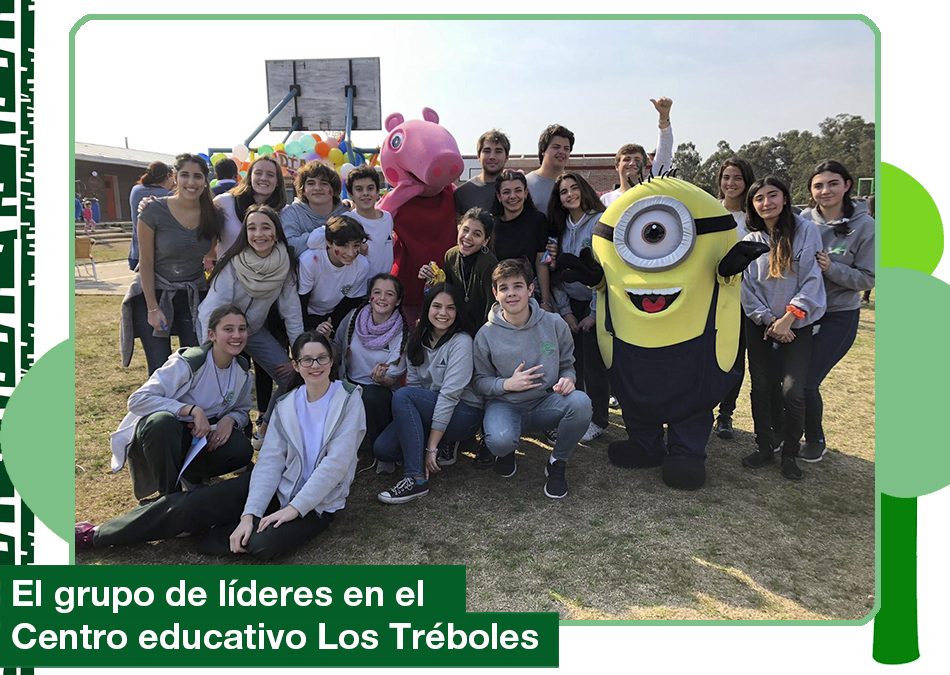 El grupo de líderes en el Centro educativo Los Tréboles.